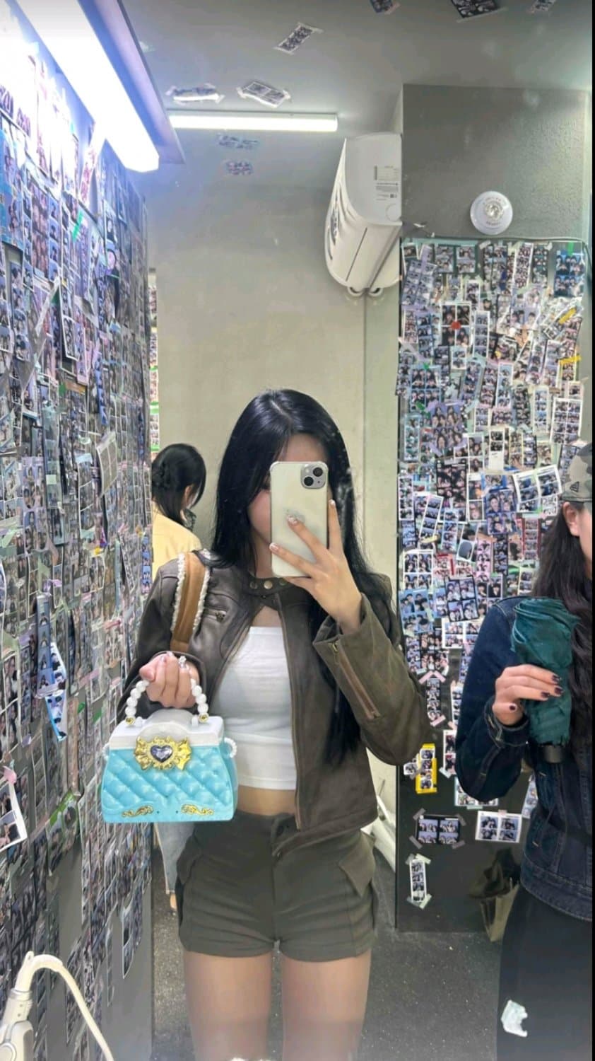 Click to view full size Asian amatuer leak slut