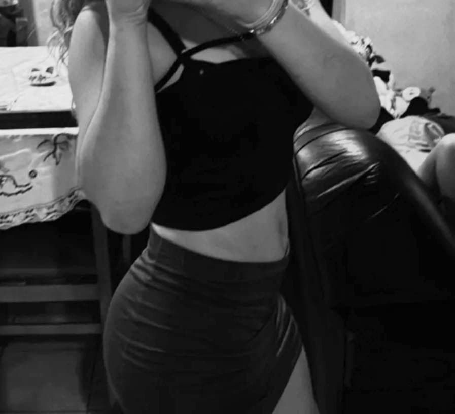 Click to view full size Lindas17??