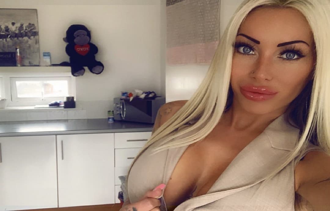 Click to view full size Geordie Chav Milf Slut Big Tits Pawg Goddess UK British Cumslut