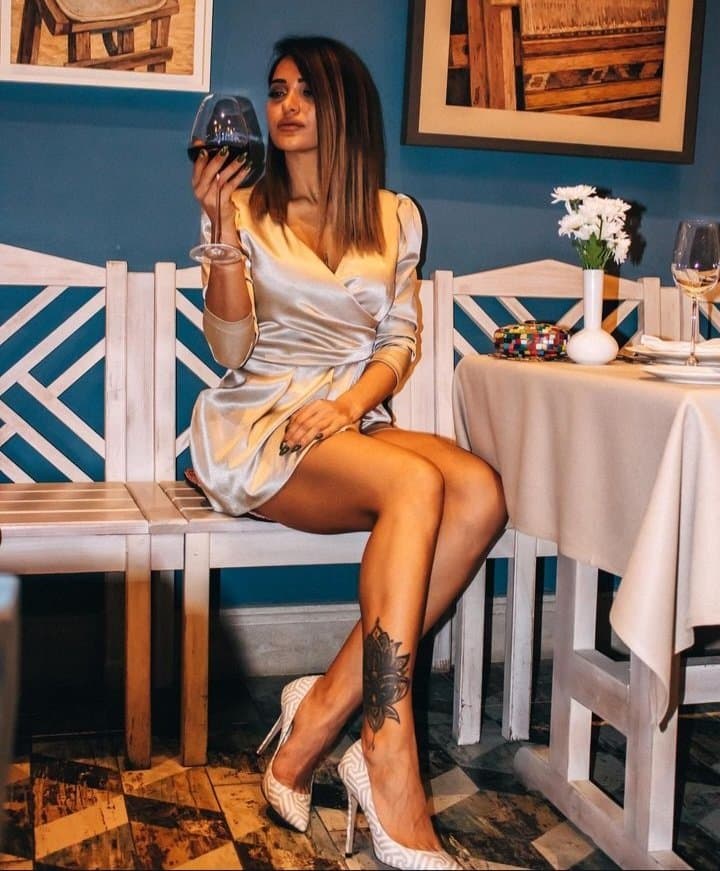 Click to view full size Sexy glamour feet pedicure woman