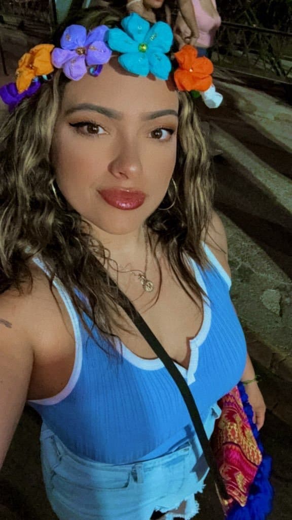 Click to view full size Moe has a strangle hold on me ? (NN)