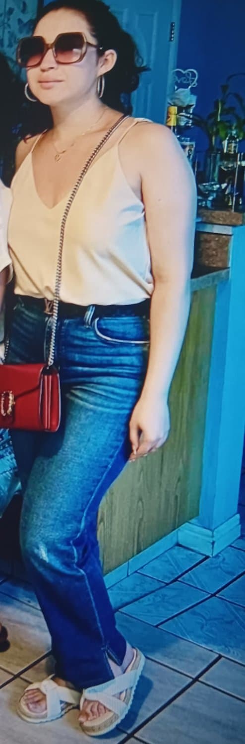 Click to view full size IG: Soy_Isisbm beautiful latina with perky tits and sexy feet