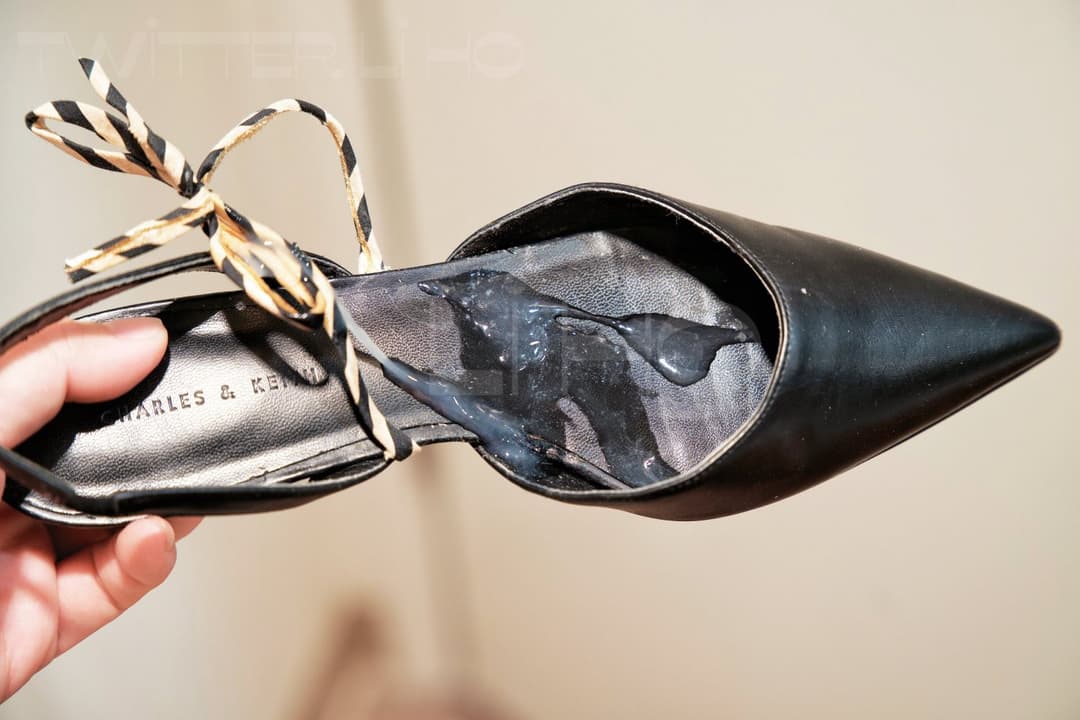 Click to view full size Chinese feet / socks / shoes.