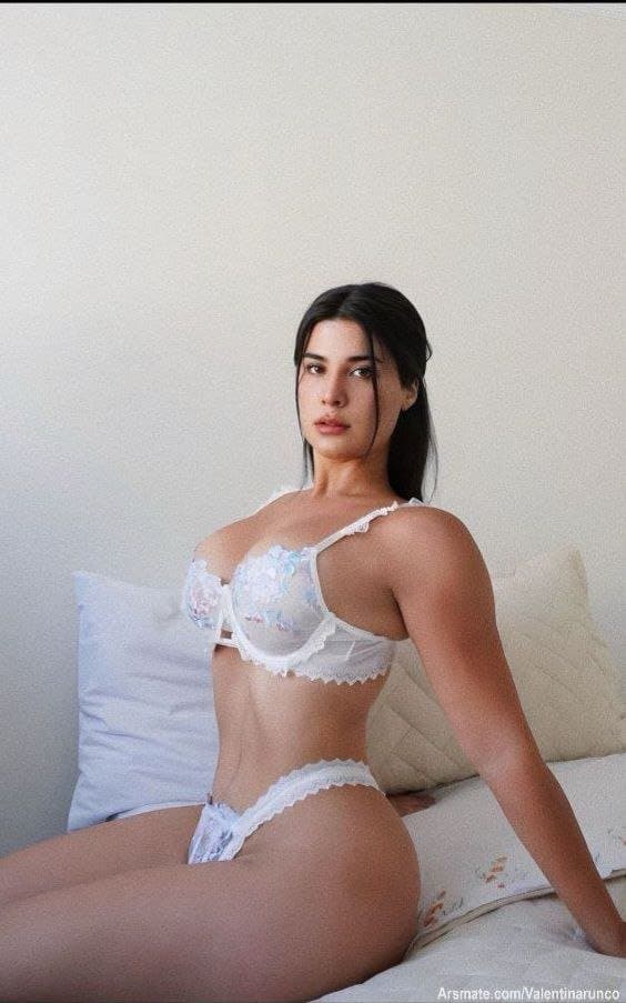 Click to view full size Valentina runco perra culona de grandes tetas