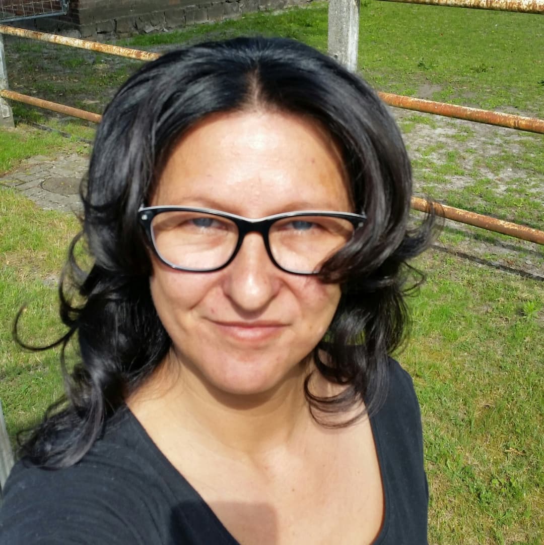 Click to view full size Hier sehr Ihr Victoria die Dorfschlampe, die wirklich jedem Ihre scheide zeigt. z wichsen weltweit