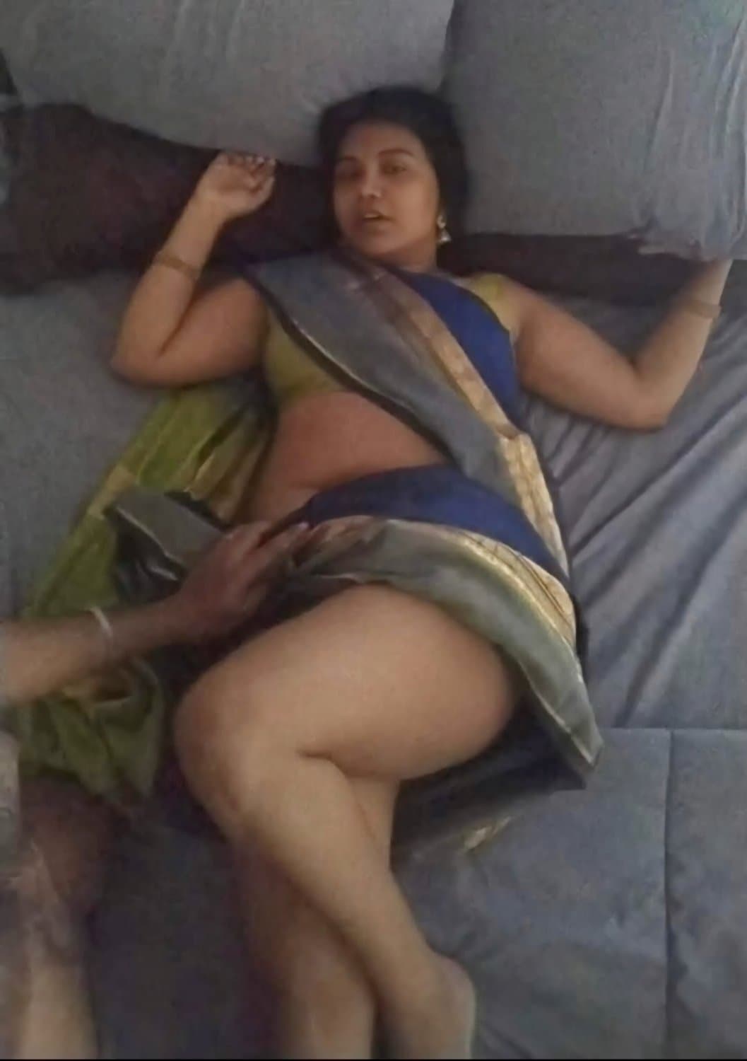 Click to view full size Tamil wife Kruthiga Nude