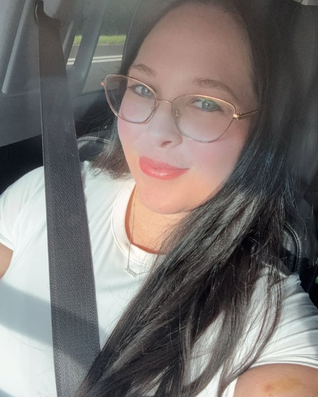 Click to view full size Request.. Thick Gorgeous Milf.. <> Married Wife.. <> Loves taking young BBC with her big Booty?