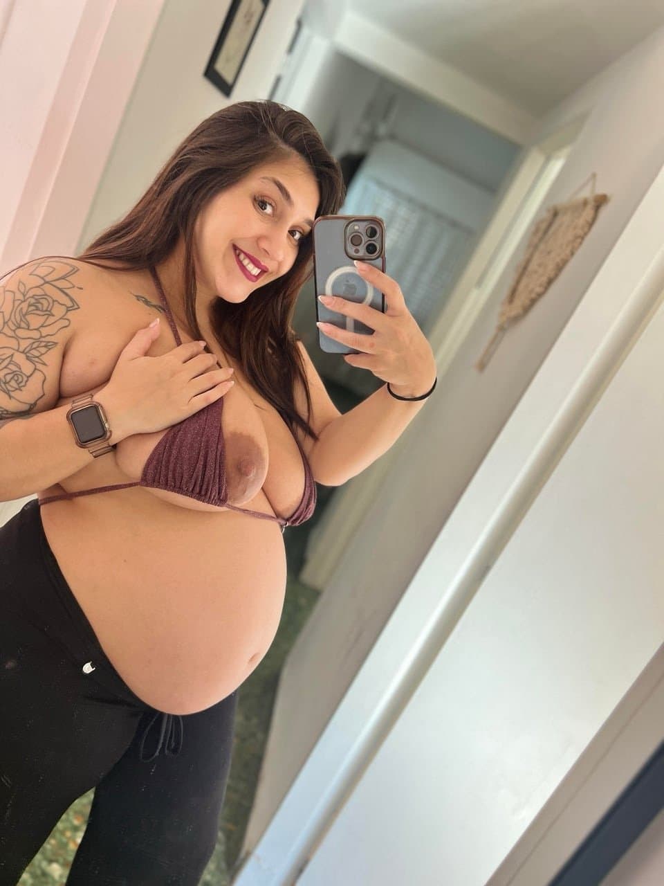 Click to view full size Pregnant mommy tittys