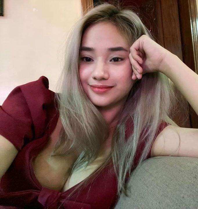 Click to view full size Beautiful Pinay model loves to play with her boobs. Beautiful Filipina cant stop fingering herself