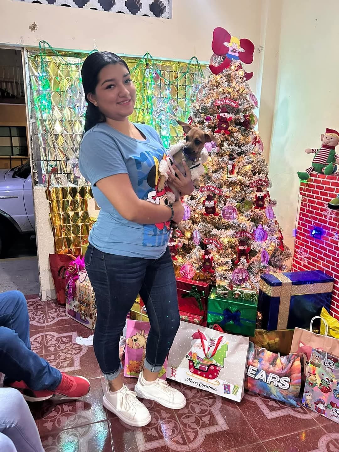 Click to view full size Nuevo aporte de seguidor Madison Ashanti Acapulqueña, lo que tiene de tierna lo tiene de caliente ?