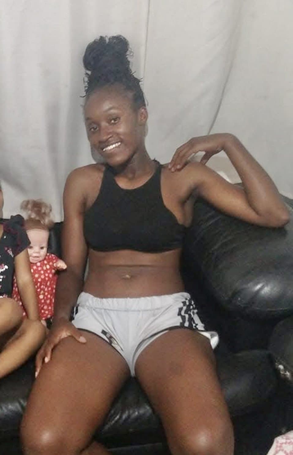 Click to view full size MINHA PUTA - Mona - Oque fariam com essa puta favelada ??? ???