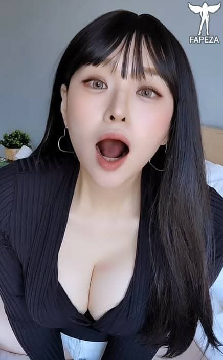 Click to view full size Lo que tiene de bonita lo tiene de pervertida