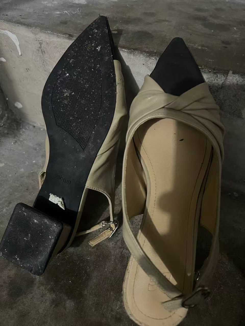 Click to view full size Asian shoes / feet / socks & cum