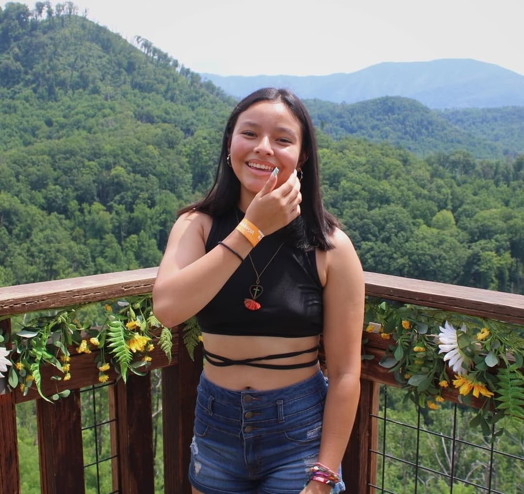 Click to view full size Irl Mexican slut jaquelin (23) plus bonus friend Natalie