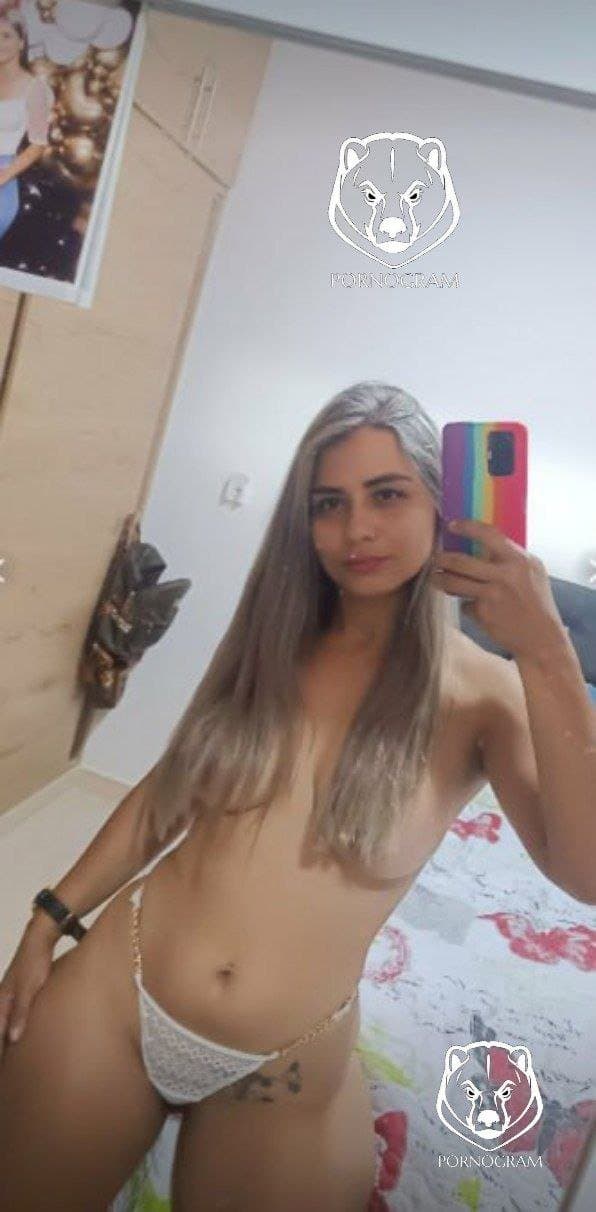 Click to view full size Pareja naturista teniendo sexo en un rio de la selva amazónica - Xpaja