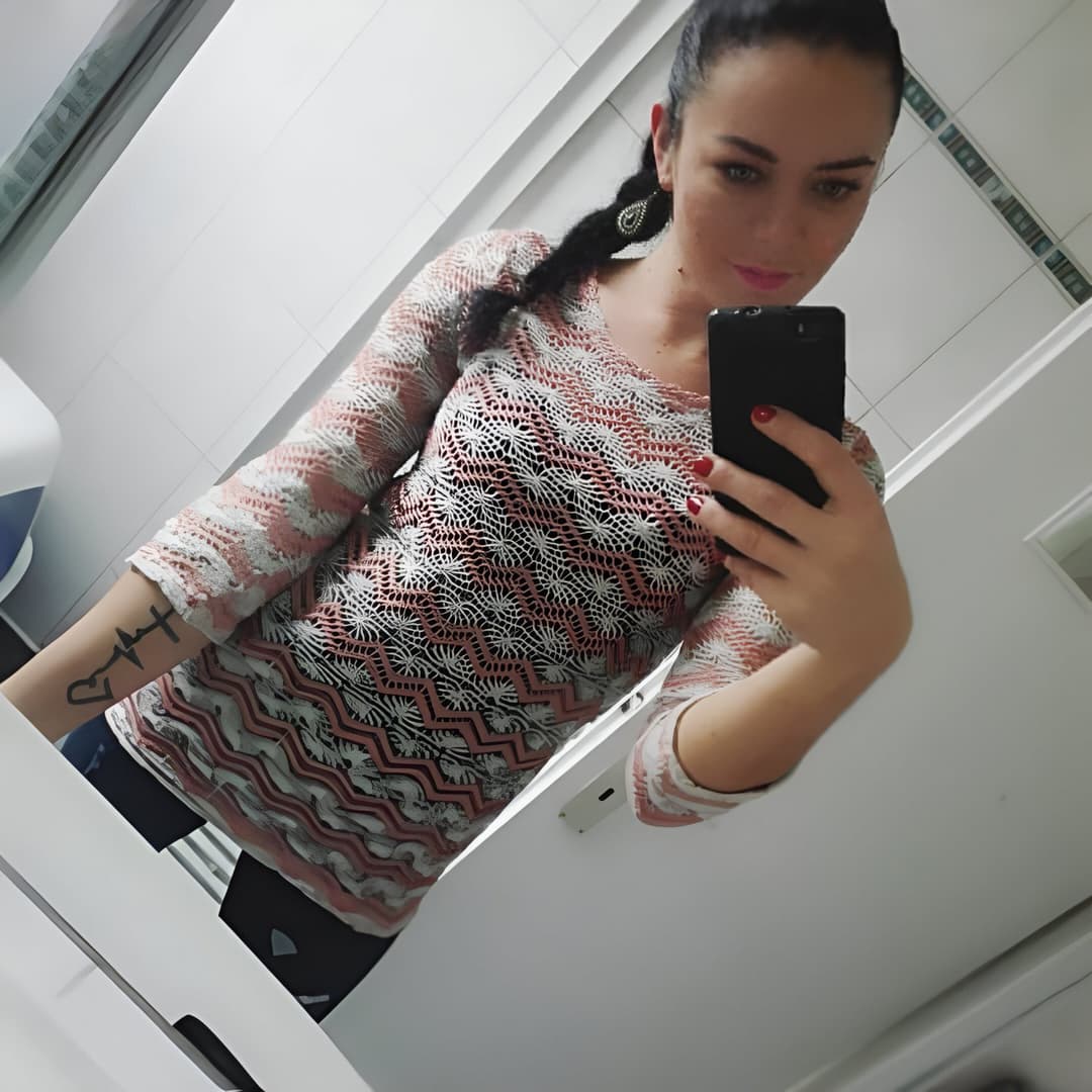 Click to view full size German Lara R. filthy milf slut soon maybe camshows