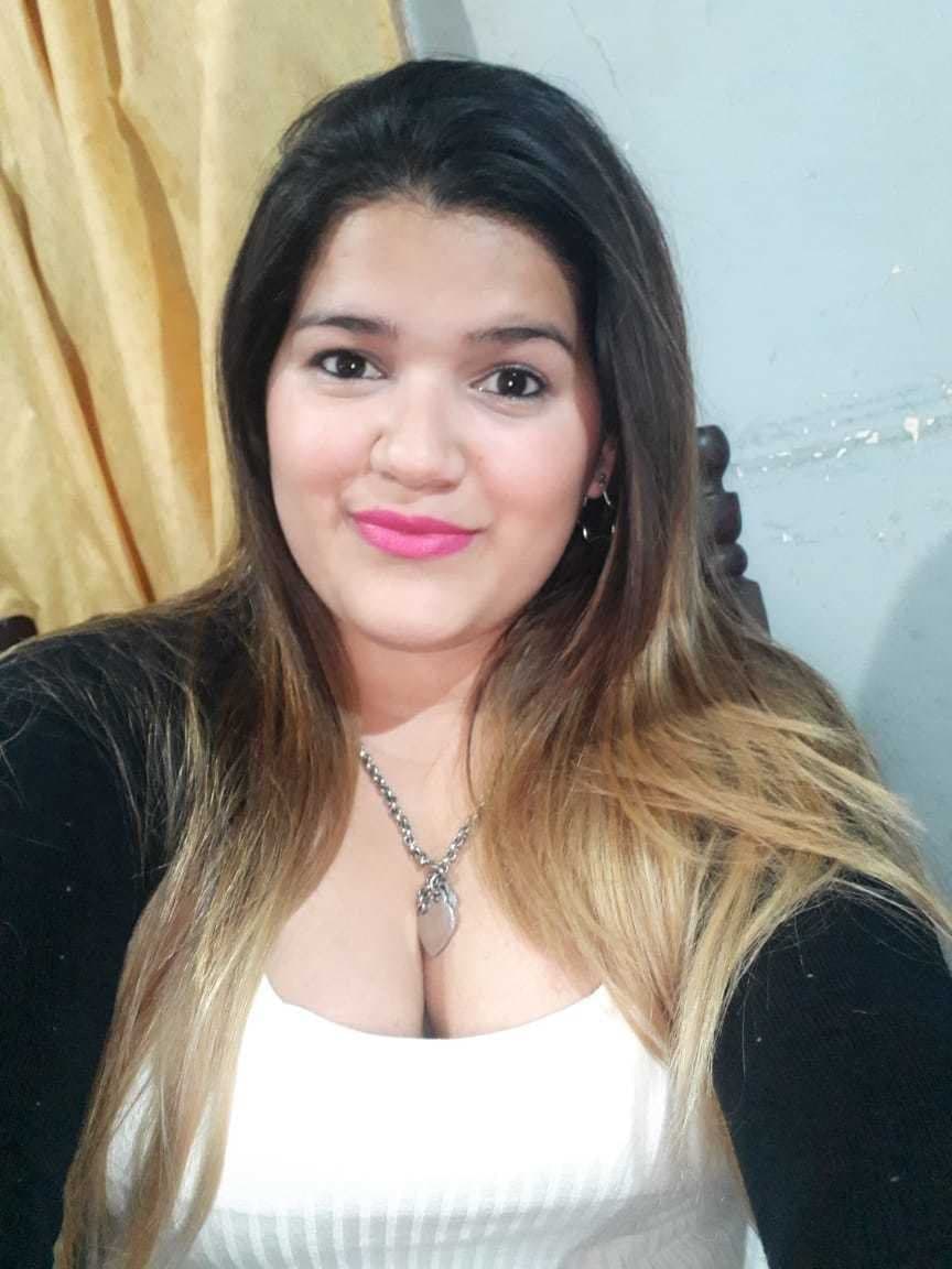 Click to view full size Cin mostrando las tetas