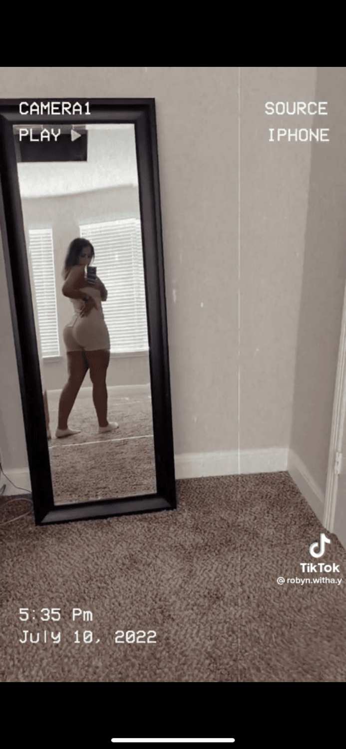 Click to view full size Texas TikTok milf Robyn fields