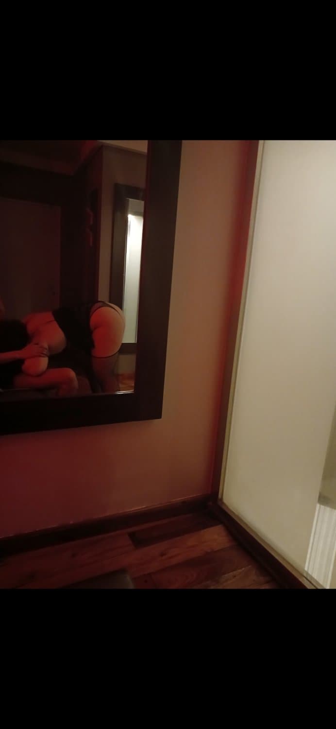 Click to view full size Pendeja bailando por aumento en el trabajo