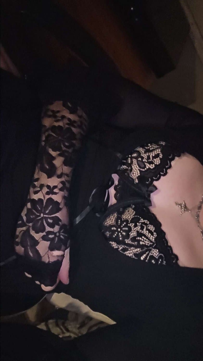 Click to view full size crossdressing slut