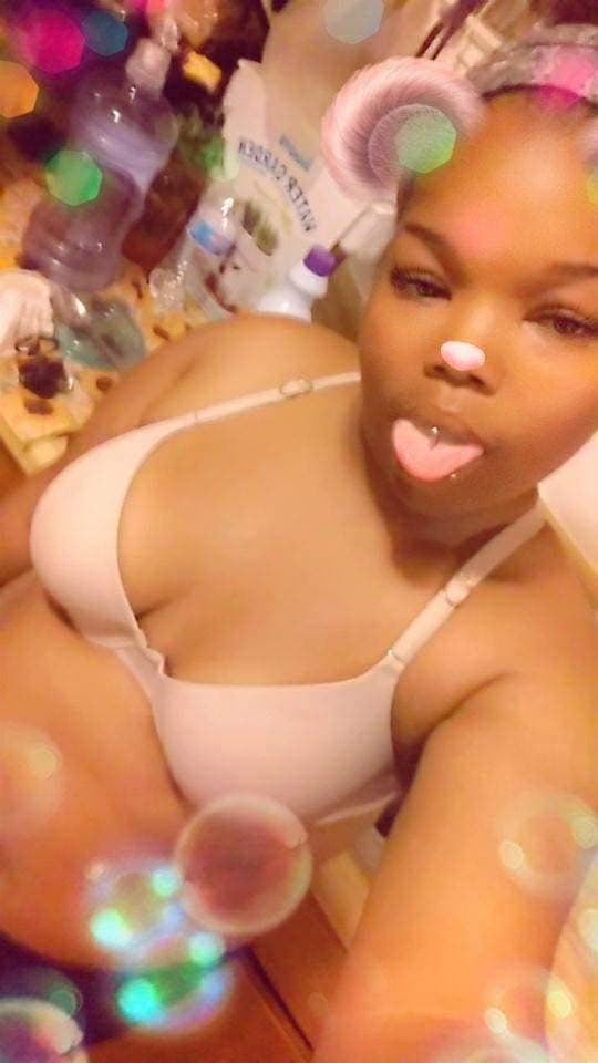 Click to view full size Thotty love The Camera