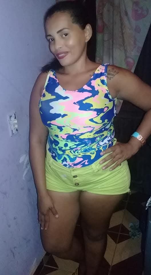 Click to view full size Loiana Corrêa, uma coroa rabuda muito safada. Minha vizinha rabuda que adora se exibir.