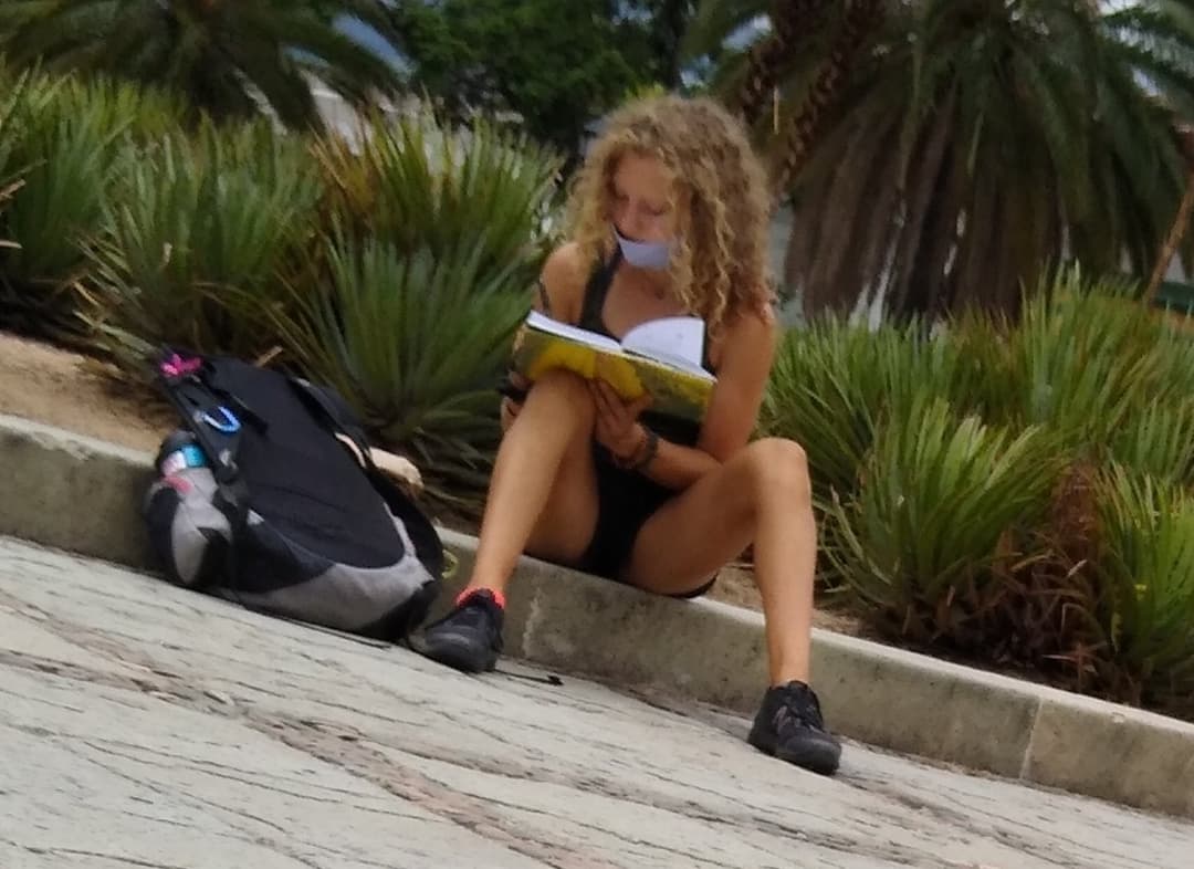 Click to view full size Bare legs cartoonist