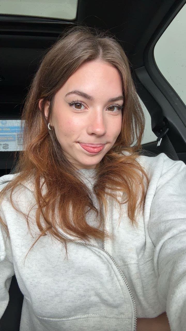 Click to view full size petite cumslut snowbunny huge leak nudes and taking cum on her pretty face