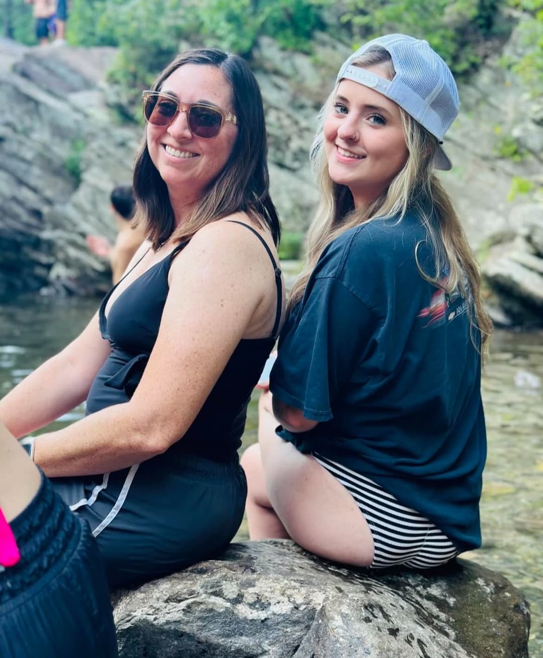 Click to view full size Ryleigh learning how to be a webslut