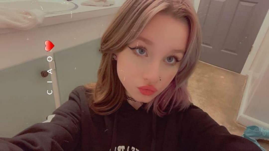 Click to view full size Ireney, 19 submitted herself. More views means more pics later. Kik Tyrladan to submit yourself