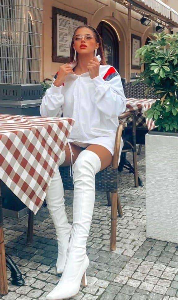 Click to view full size Bulgarian Celebrity Dara