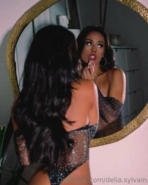 Click to view full size Asian Fitness Model Delia