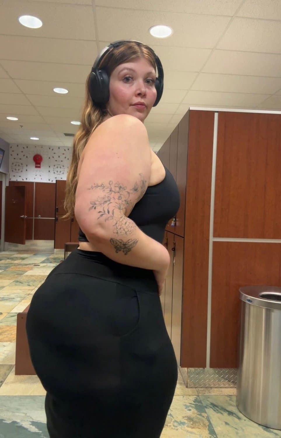 Click to view full size MASSIVE HUGE ASS SSBBW