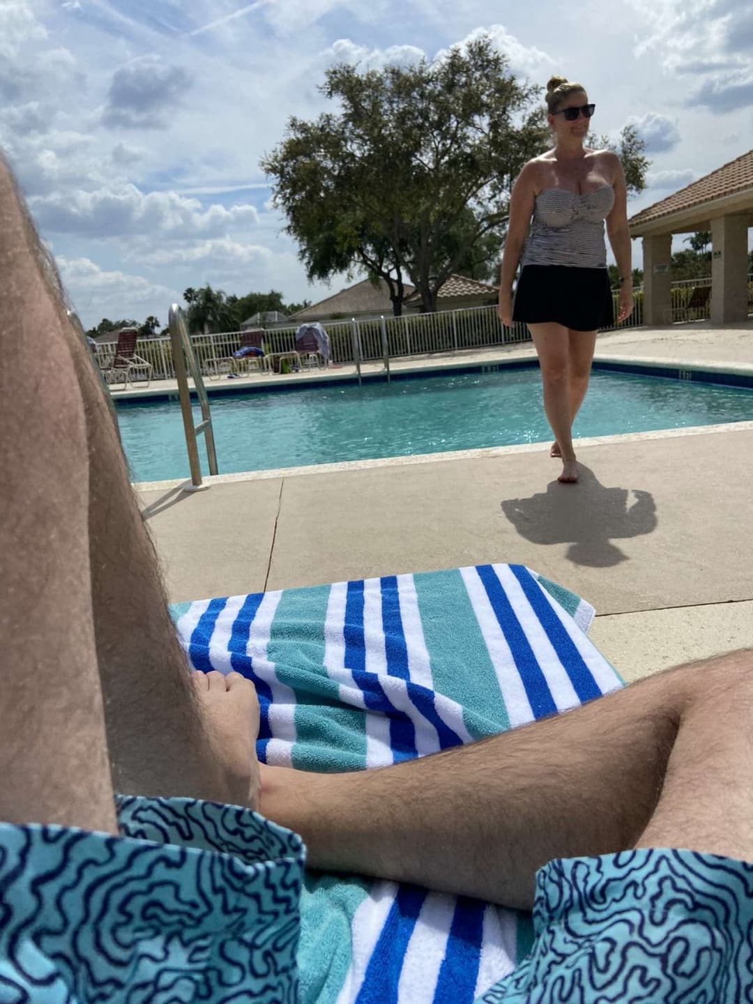 Click to view full size Kathy Bee (42 y/o cousin 34G Tits)