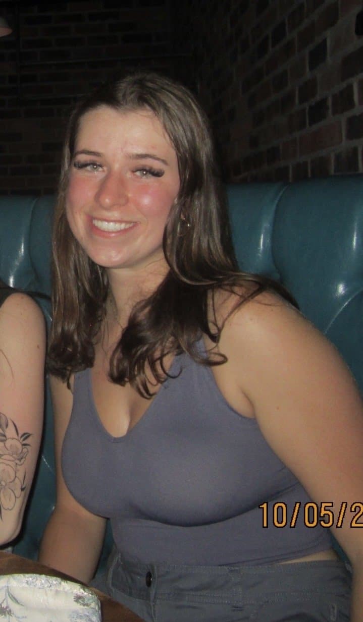 Click to view full size Which sister is hotter Skylar and Alexis