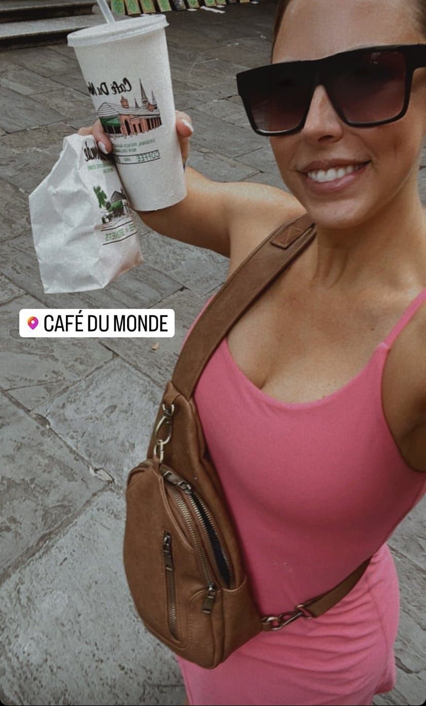 Click to view full size Texas TikTok milf Robyn fields