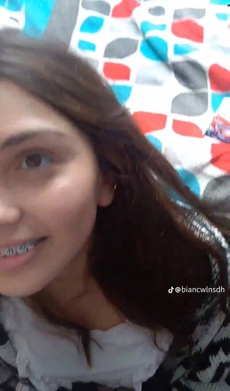 Click to view full size SPANISH GIRL WITH BRACES GIVES BLOWJOB