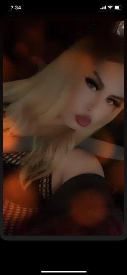 Click to view full size 25 year old Crystal escort in Orange County