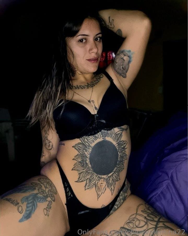 Click to view full size Valen Cortez nicoleña