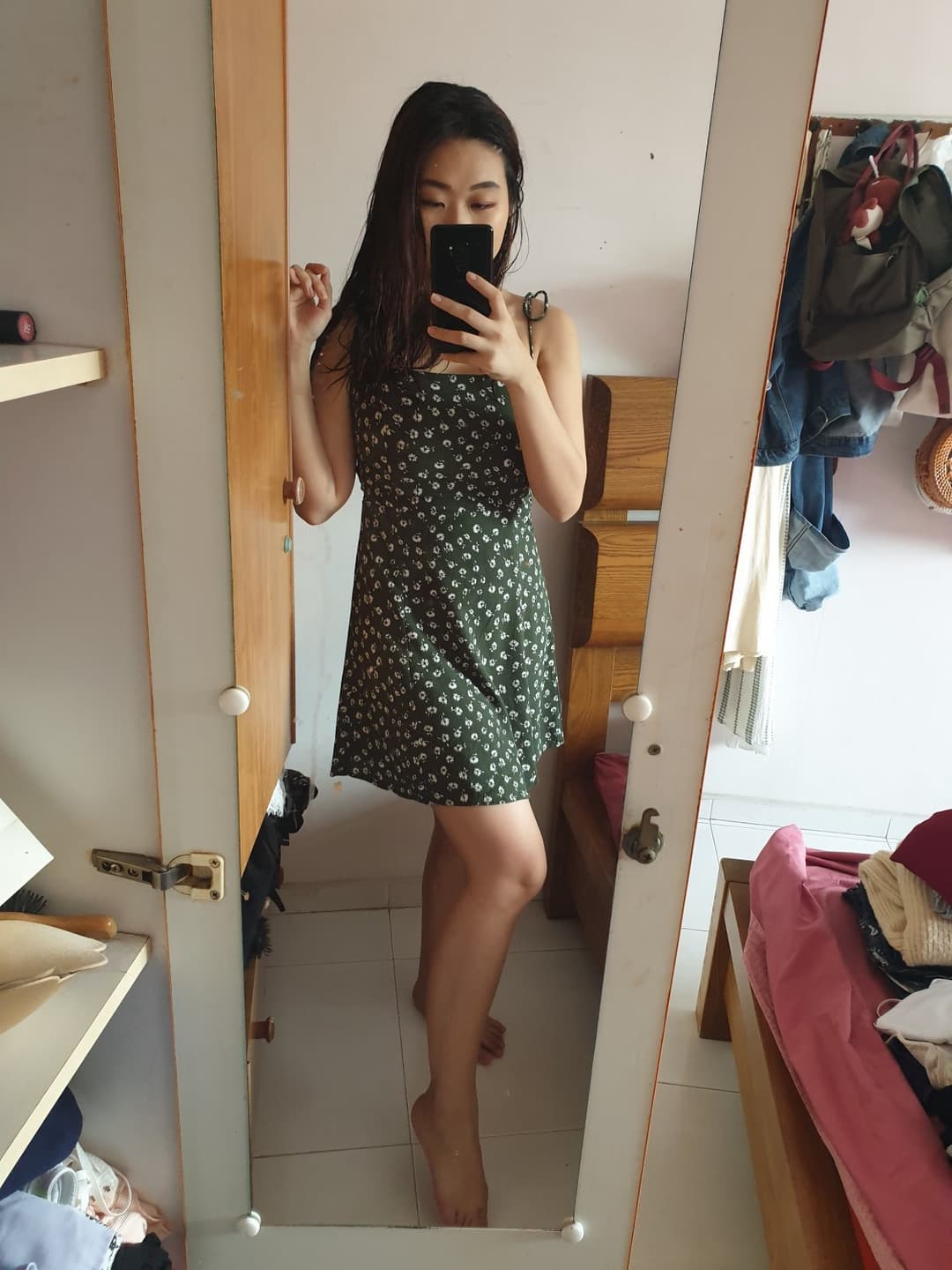 Click to view full size Asian College Teen Has no idea