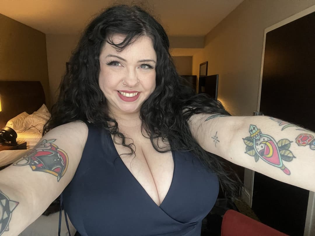 Click to view full size Gigantic tits