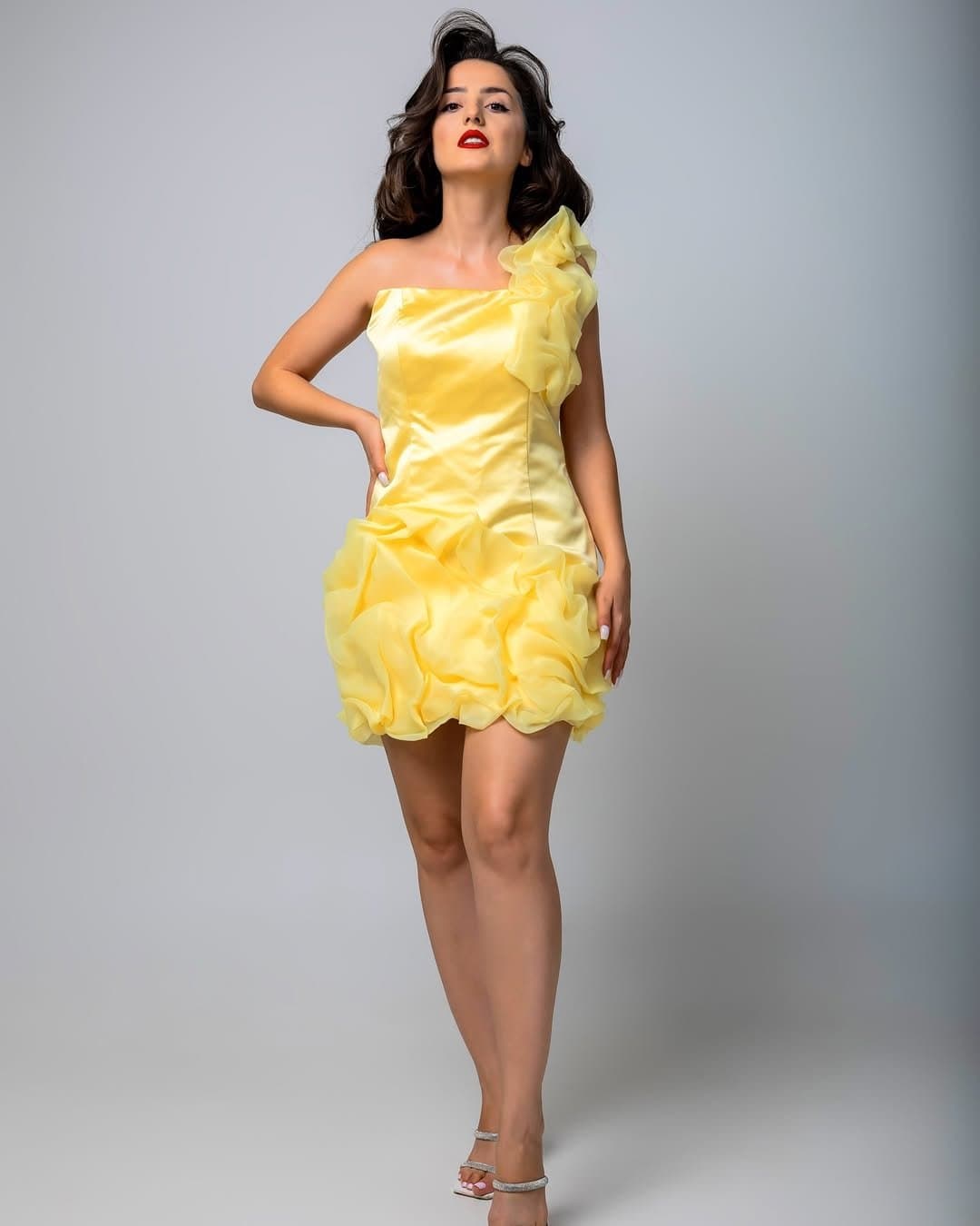 Click to view full size Armenian insta influencer I would like to fuck 24/7