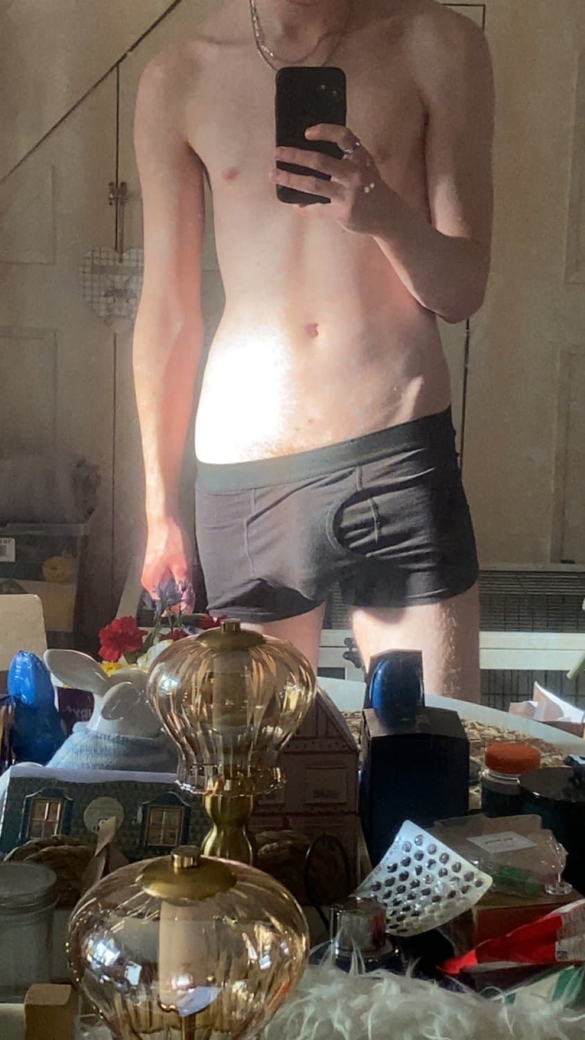 Click to view full size Kldd995 for trades and to feature in an anonymous sexting video if you want to