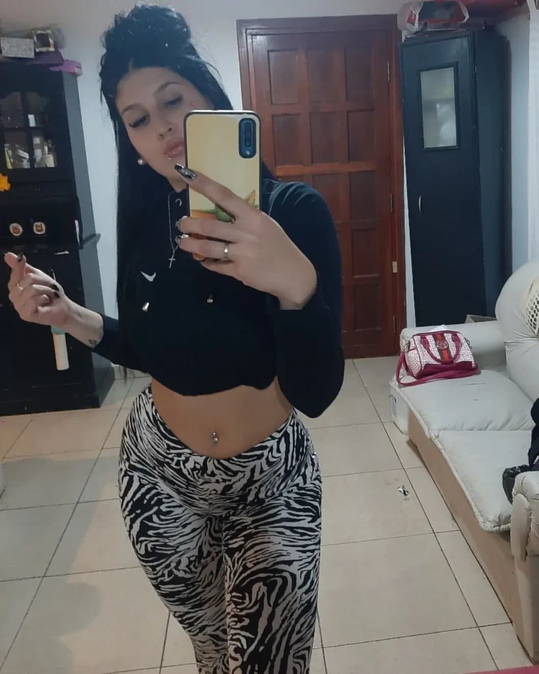 Click to view full size mikaela rocio una turra de culo abusivo