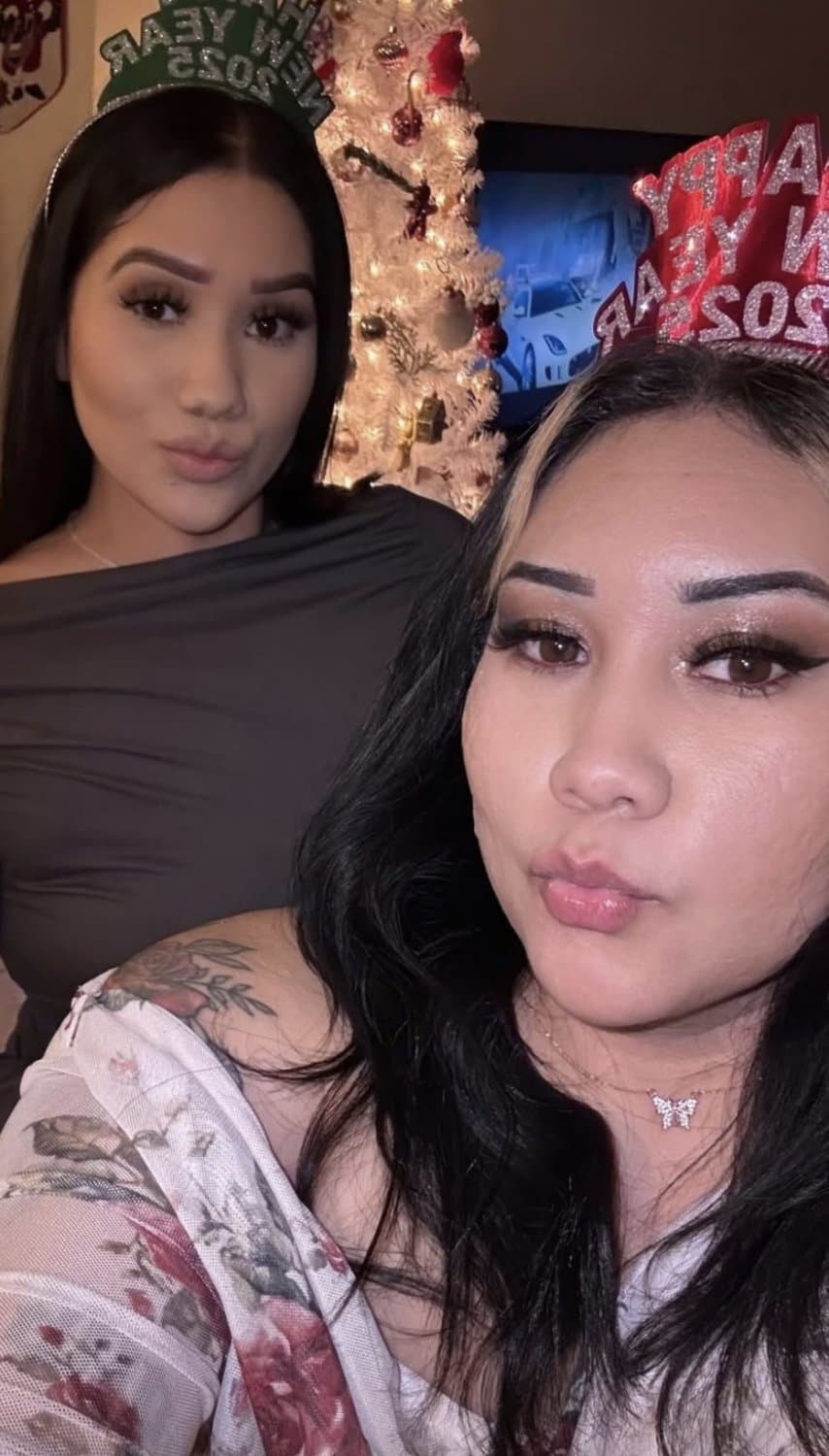 Click to view full size LAZY EYE SHIT BODY LATINA MOM WITH LOOSE ASSHOLE