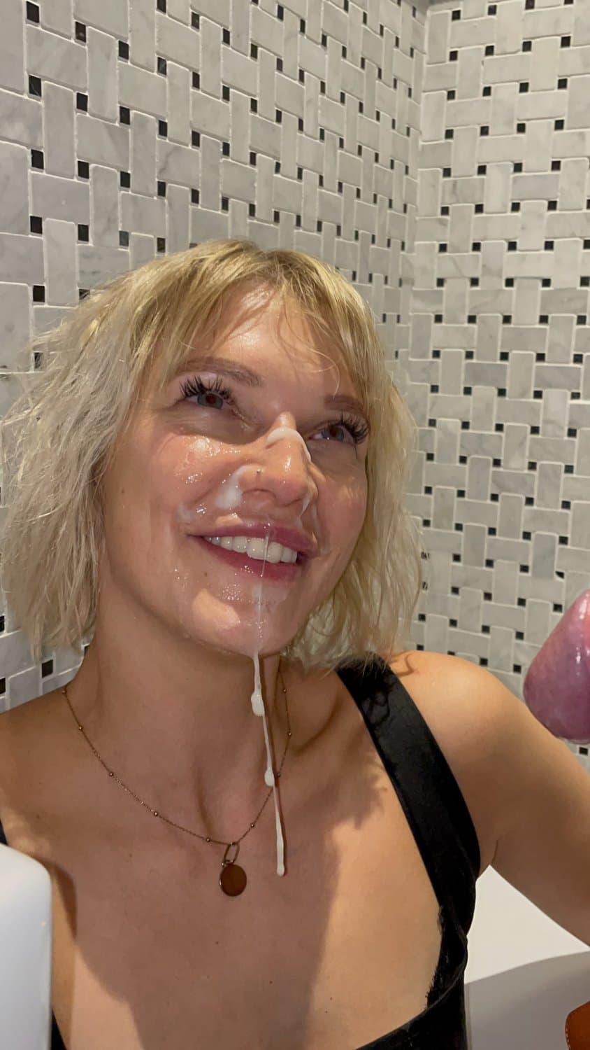 Click to view full size Man gives his wife a blowbang, Latvian angel young