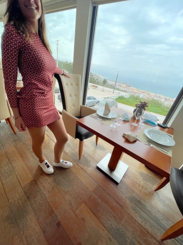 Click to view full size Amazing body amateur swinger French wife