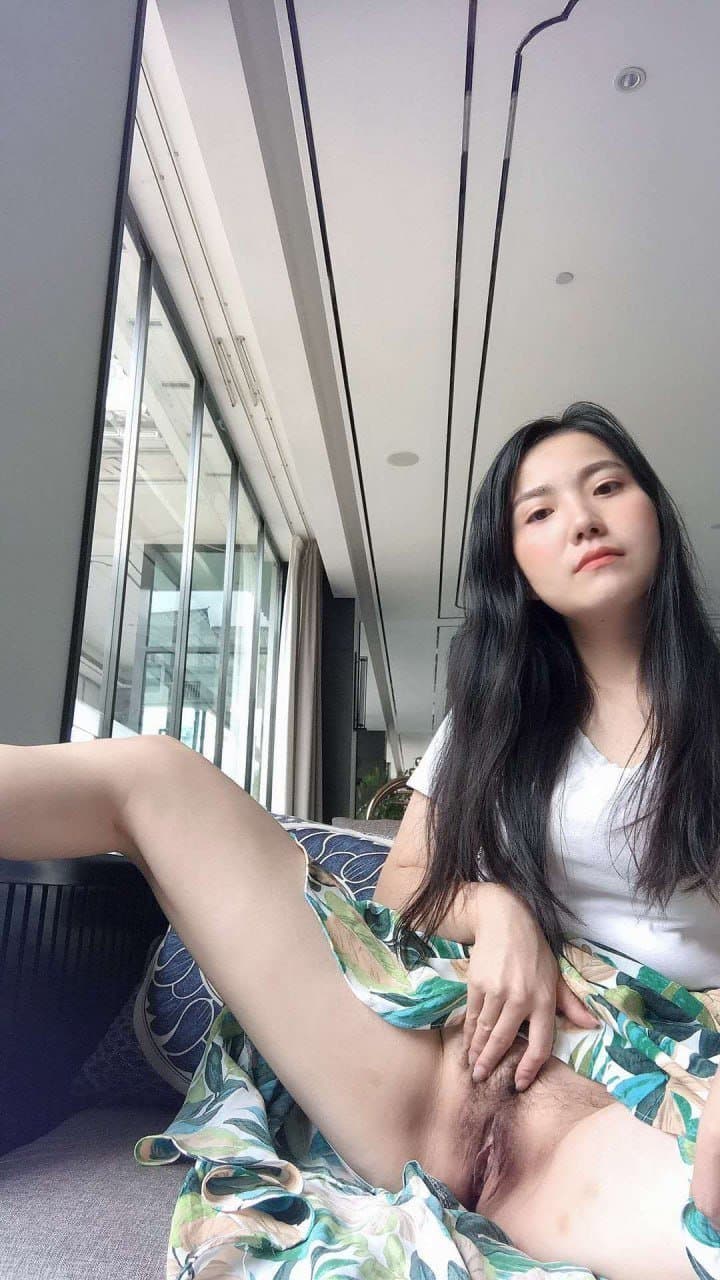 Click to view full size Oriental Sideways Pussy Part 2