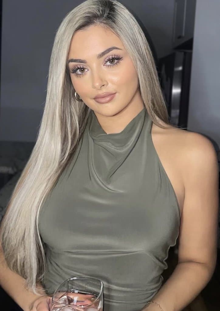 Click to view full size I think I’m gonna look at this bitch while I stroke my cock until I ejaculate a massive load