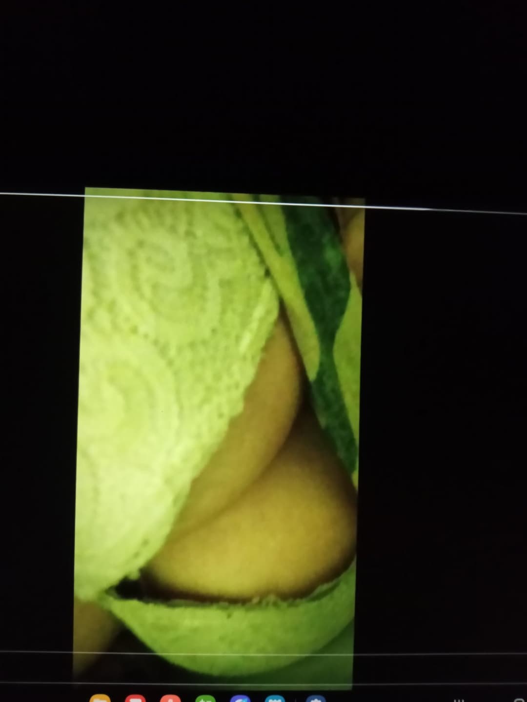 Click to view full size Mejor amiga me manda foto de sus tetas